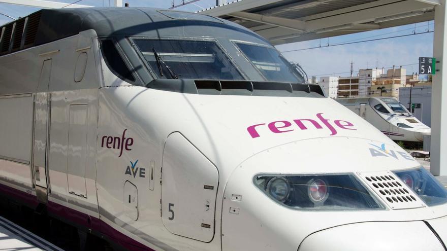 Renfe ampliará en 800 asientos cada día la oferta de AVE entre Castelló ...