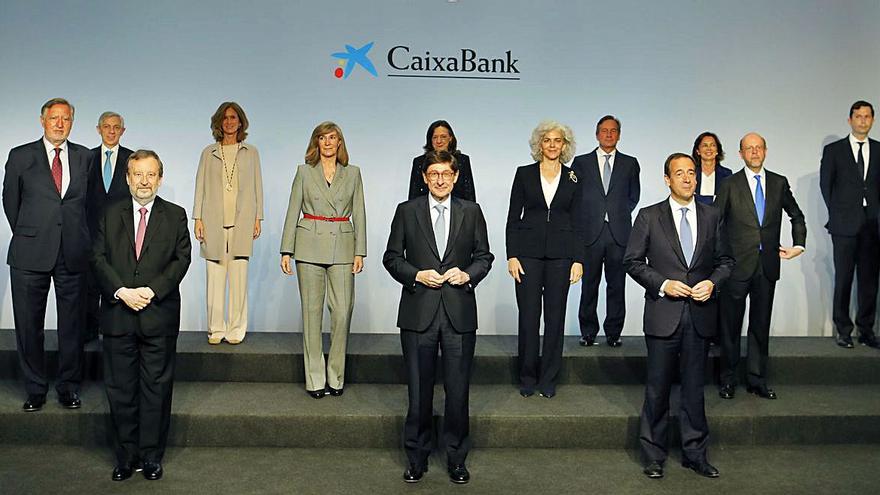 El nuevo consejo de administración de CaixaBank, ayer, en València. | MIGUEL A. MONTESINOS