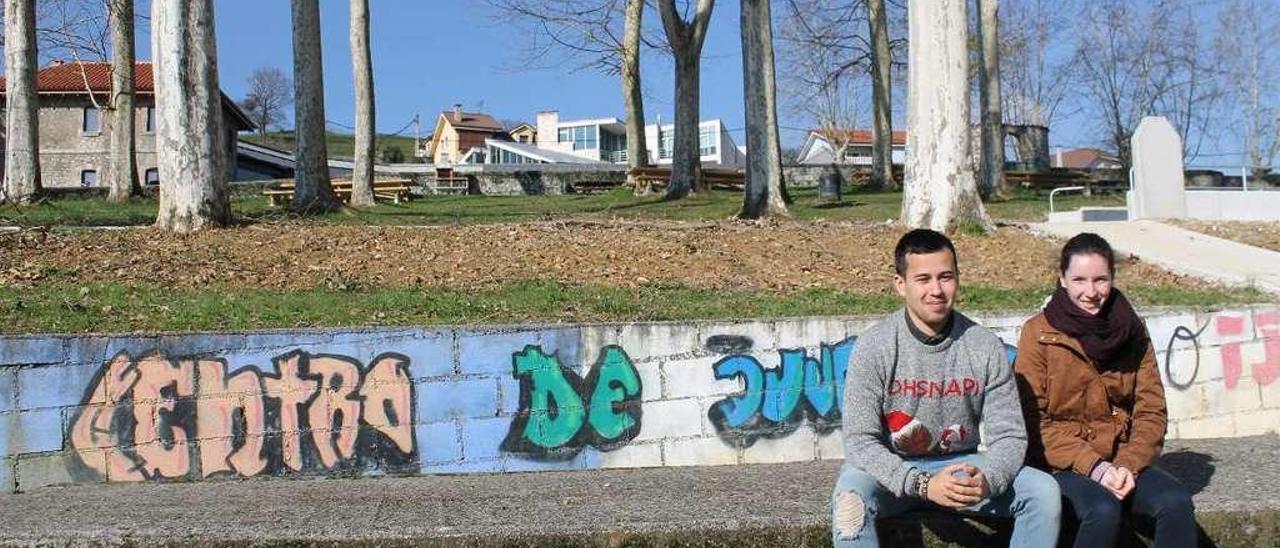 Marc Randriatsialainony y Julia Olatz, en el Parque de Arriba de Grado.