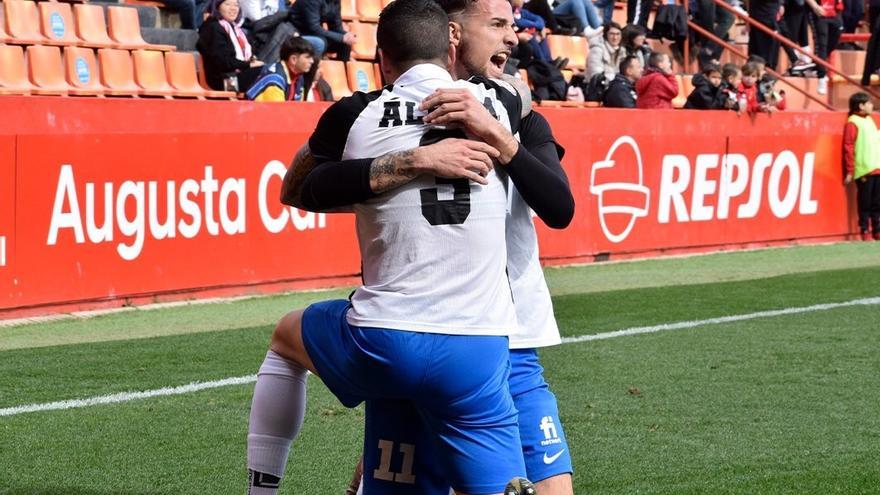 Manu Nieto lidera la escapada del Eldense (0-4)