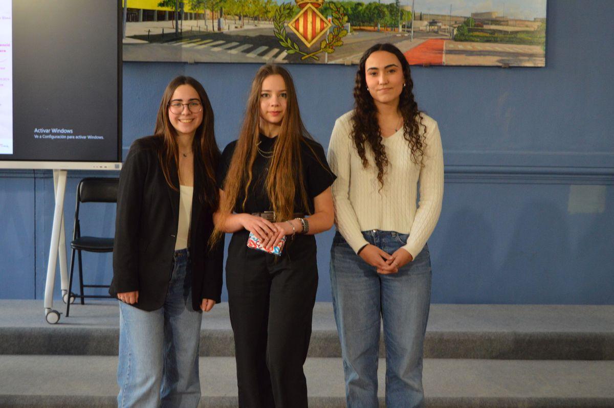 Veronika Markievits, de l’IES Broch i Llop, ha rebut el premi d’escultura i també el premi del públic.