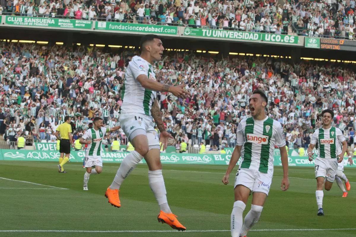 Sergi Guardiola celebra su gol ante el Sporting de Gijón en la última jornada de la 2017-2018.