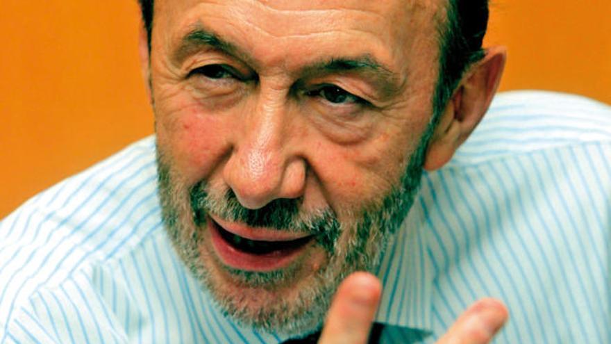 Rubalcaba, en un momento del encuentro con INFORMACIÓN.