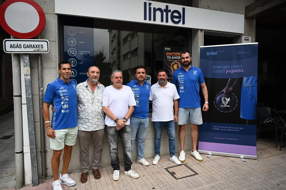 La presentación del cuerpo técnico del Teucro para la próxima temporada.
