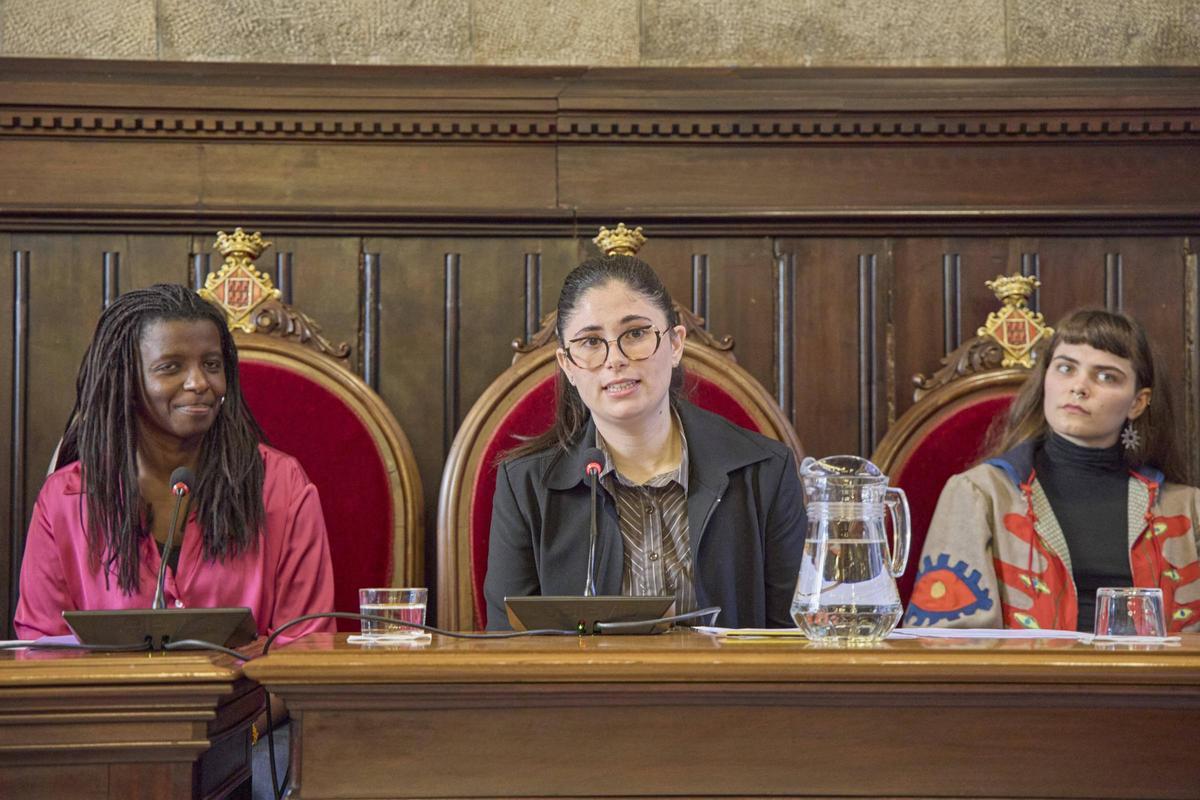 Les imatges de l'acte institucional del 8M a l'Ajuntament de Girona