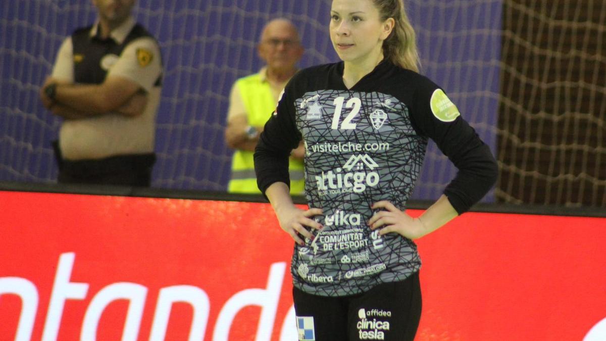 La guardameta del Atticgo Elche Nicole Morales se incorpora a la selección española.