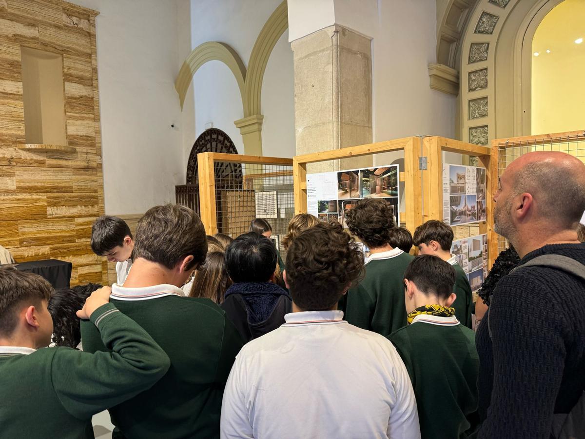 Tanto la exposición como el taller Arquieduca no solo han pasado por Elche, sino que también han visitado localidades como Petrer y Dénia