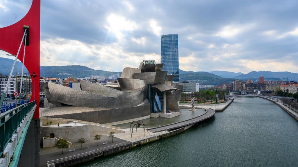 El Guggenheim Bilbao reconoce haber vivido el &quot;mejor año de su historia&quot; gracias a los 1.324.221 visitantes recibidos.