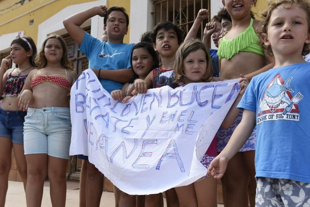 Protestas por el estado del Mar Menor en Los Nieto