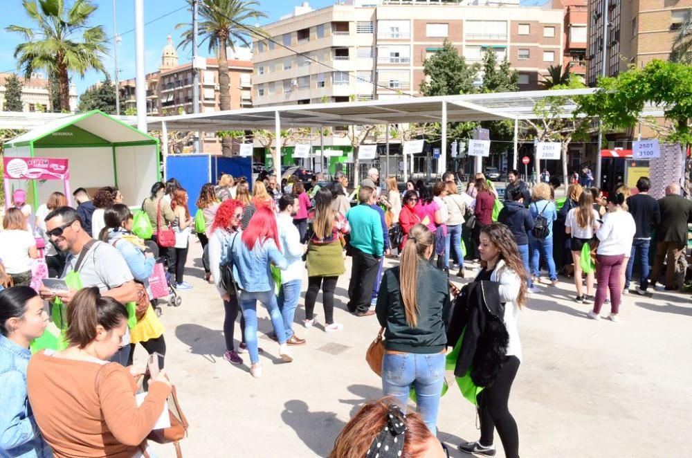 Entrega de dorsales de la III Carrera de la Mujer