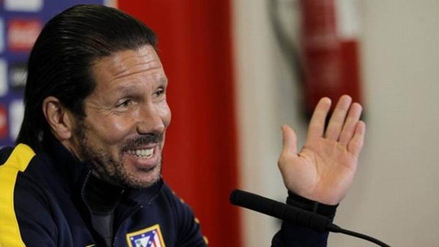 Simeone: &quot;No me imagino a Messi fuera del choque&quot;