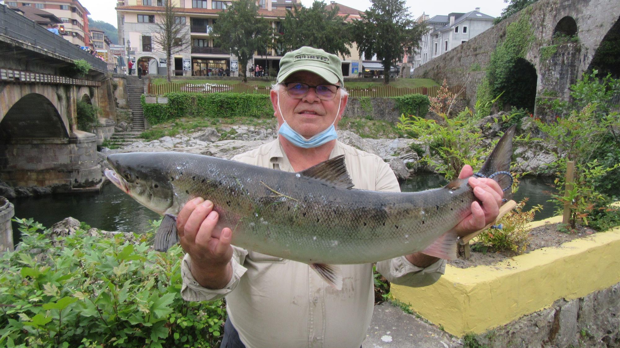 9. JOAQU�N RIVERRO, DE CANGAS DE ON�S.JPG