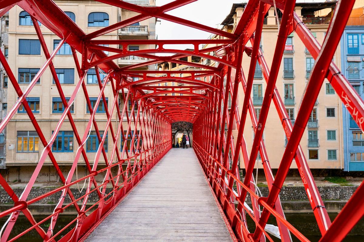 El puente de hierro que Eiffel construyó en España