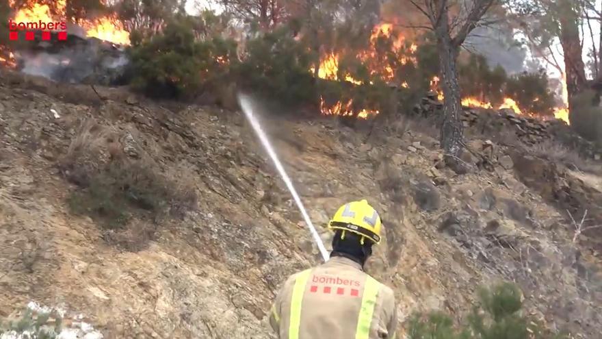 L&#039;incendi de Cervera ja ha cremat un miler d&#039;hectàrees, prop d&#039;un centenar a Portbou