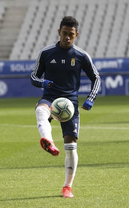 Entrenamiento del Real Oviedo de fútbol en el Carl