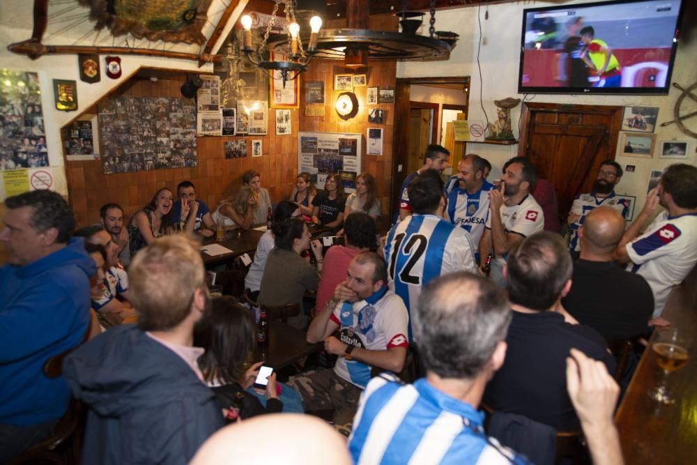 El equipo coruñés se juega el ascenso a Primera División y la ciudad se vuelca en plena celebración de San Juan.