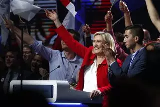 Le Pen alivia el miedo a la ultraderecha en Francia