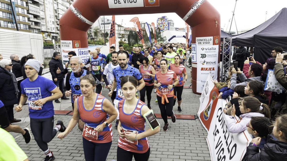 Salida de la carrera popular.