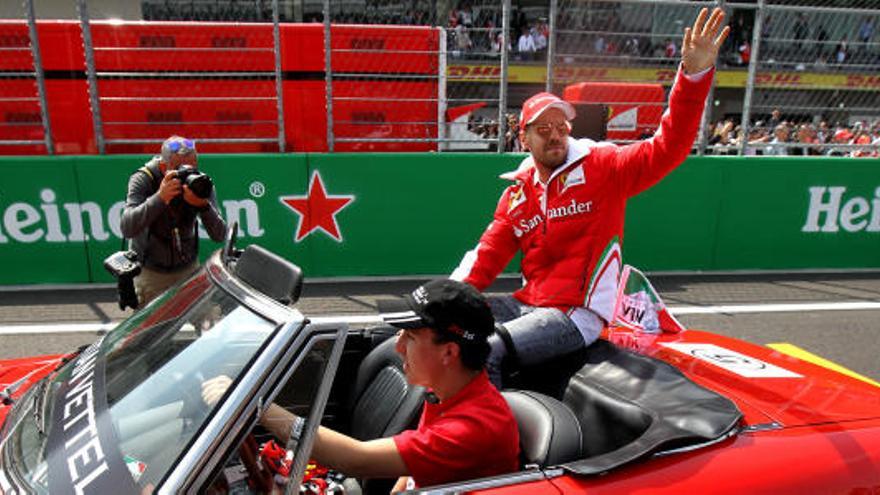 Sebastian Vettel, en el desfile de pilotos del GP de México