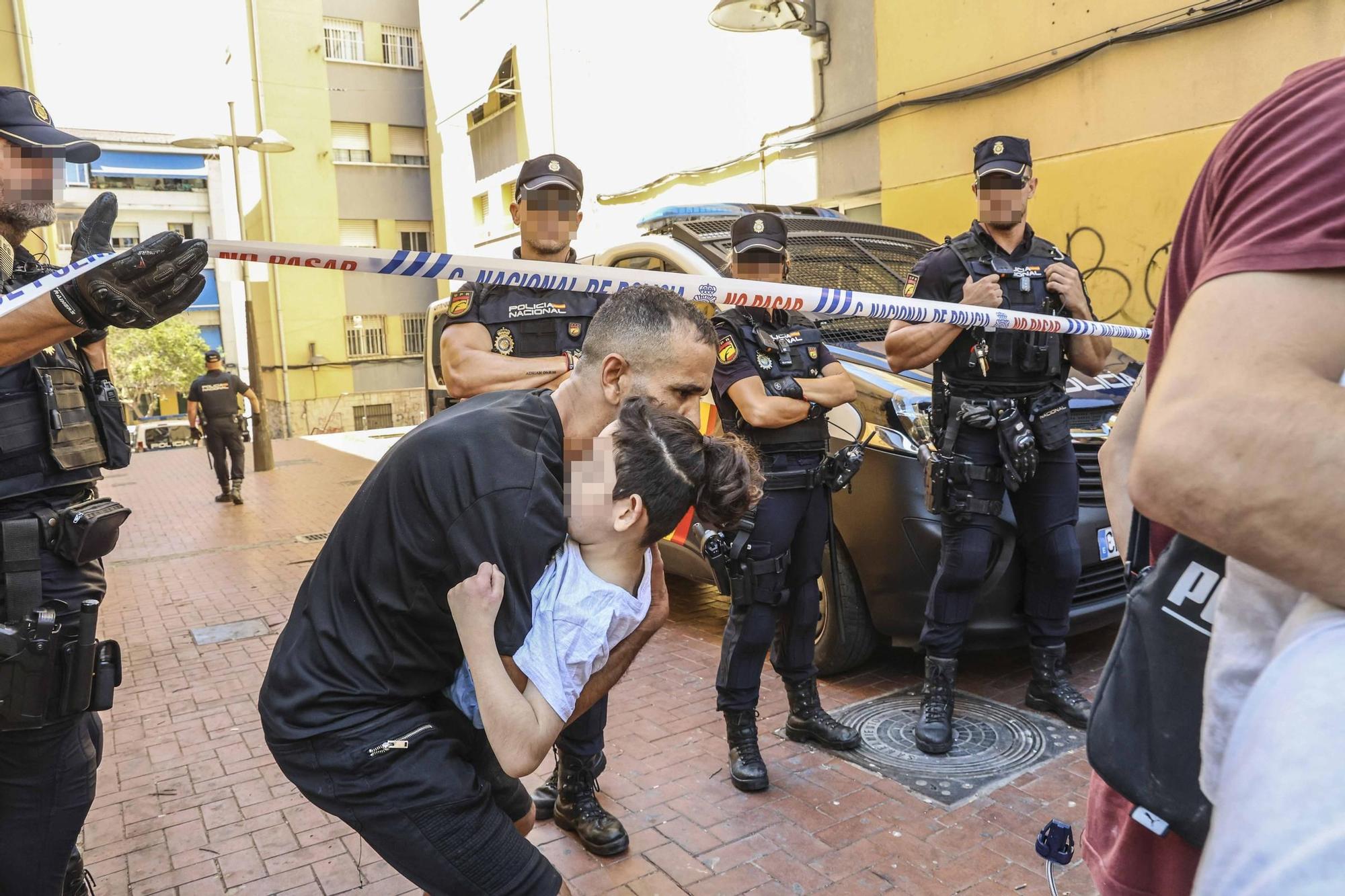 Desahucian en Alicante a una familia con un niño de 6 años que sufre parálisis cerebral