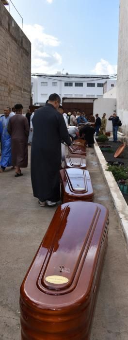 Celebran el funeral de los migrantes fallecidos en