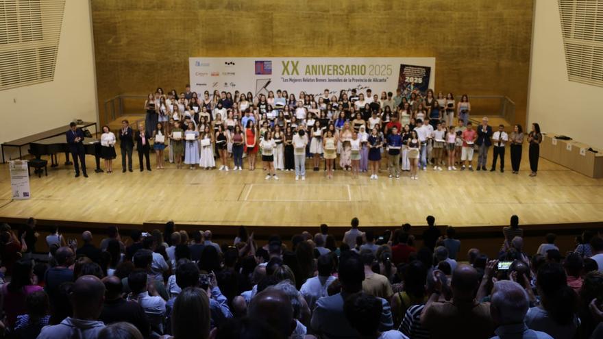 Silvia Griñán logra el primer premio del Concurso de Relatos Juveniles de la Provincia