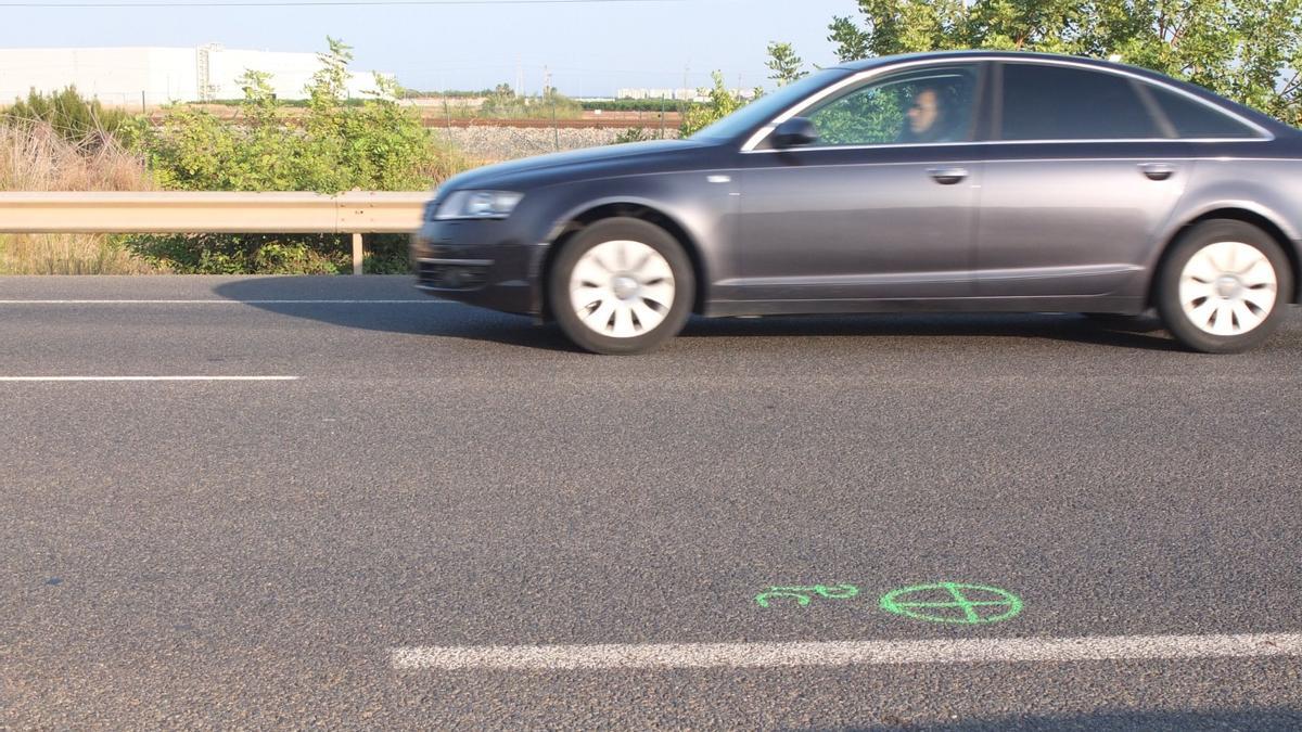 Lugar donde se ha producido el accidente, marcado por la Guardia Civil