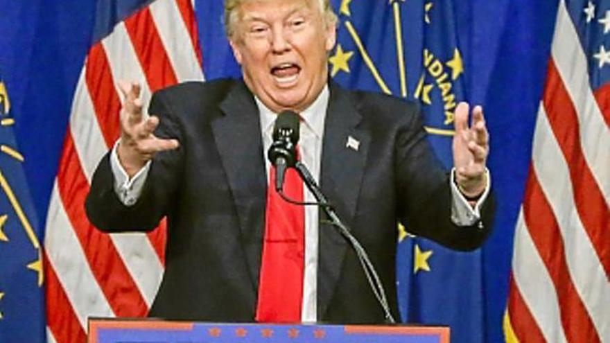 Trump gesticulant en un míting