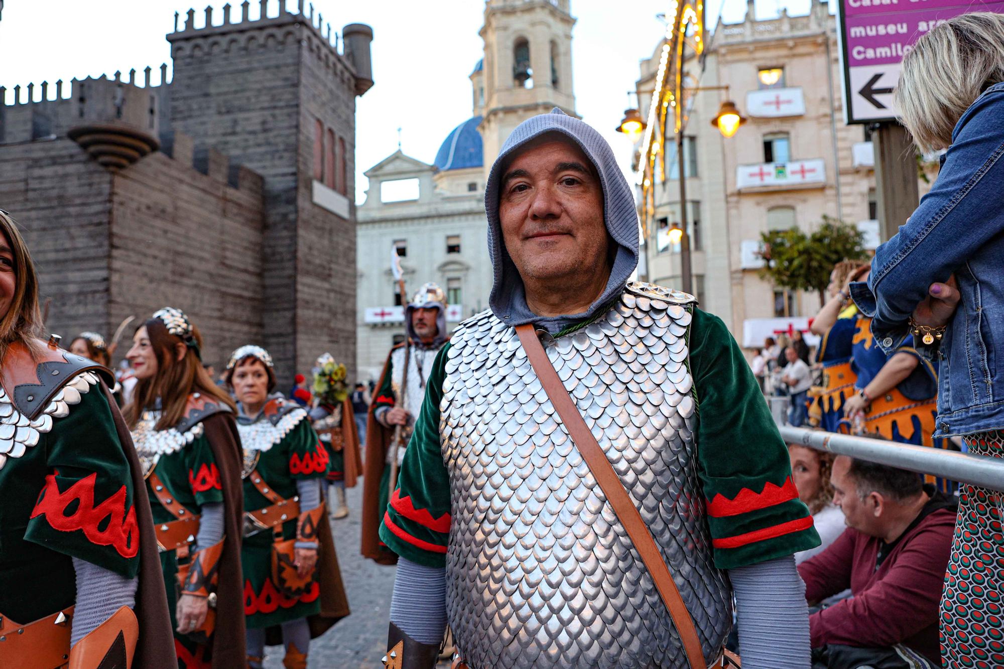 La solemne procesión marca el ecuador de la Trilogía en Alcoy