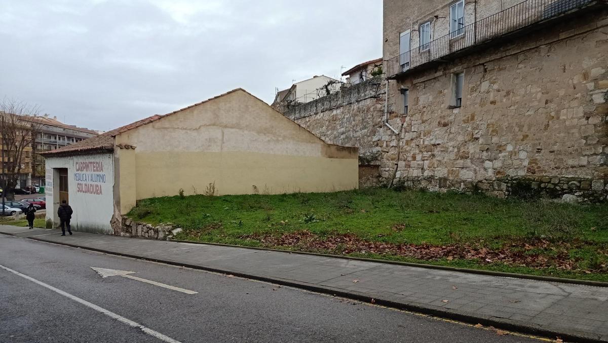 Uno de los inmuebles que se derribarán.