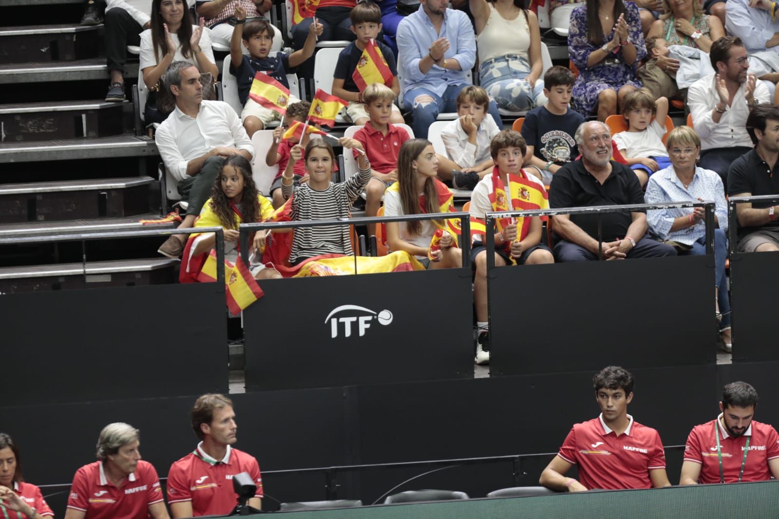 Las imágenes del ambientazo en la Copa Davis en València