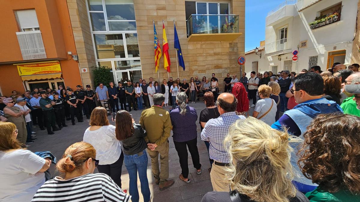 El minuto de silencio en Calp.