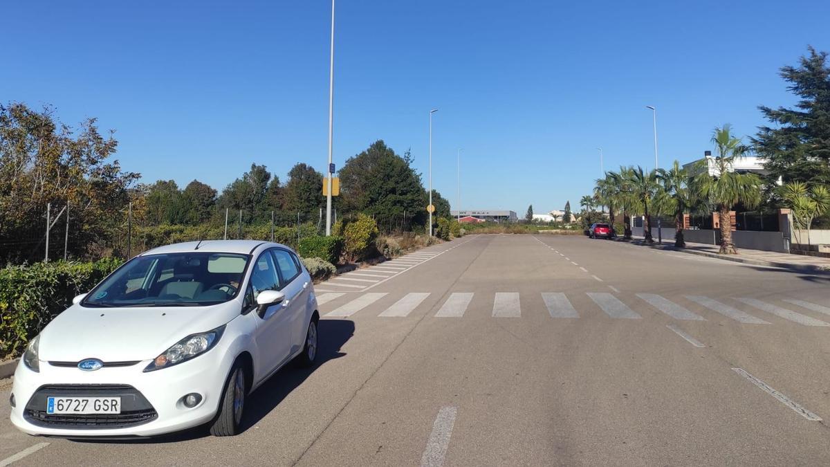 Vista de un tramo de la avenida Cañada Blanch en la actualidad y cuyo desarrollo está previsto que sea ejecutado a lo largo del año que viene.