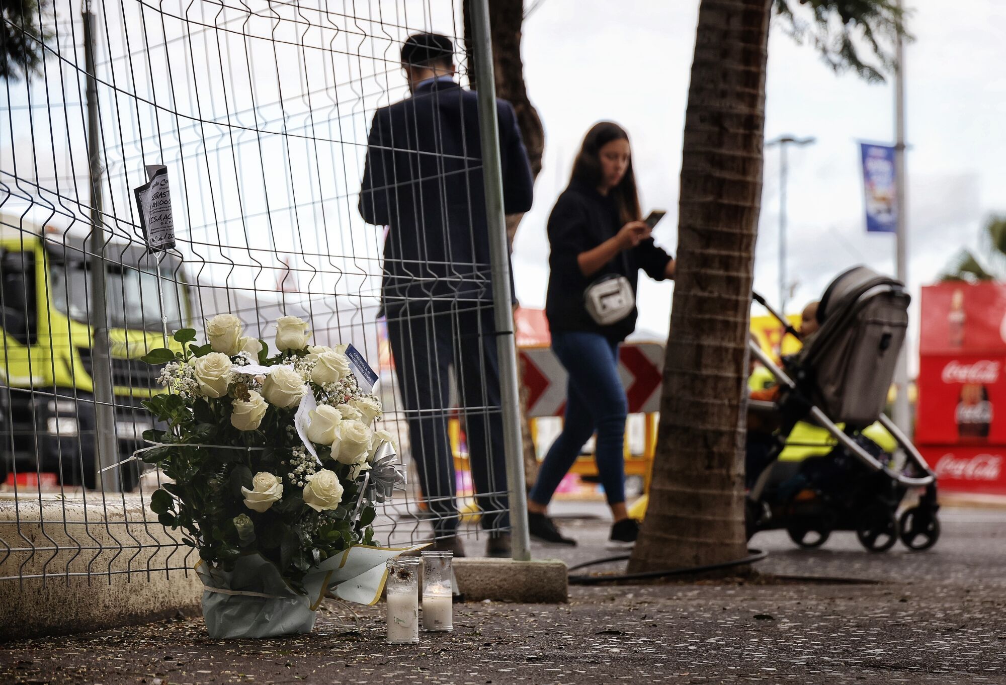 Flores en Santa Cruz de Tenerife donde murió el joven grancanario en la madrugada del Martes de Carnaval