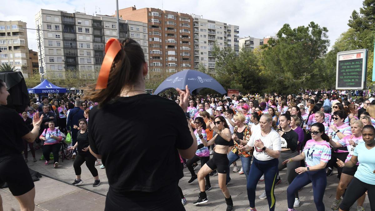 Carrera de la Mujer de Murcia 2026: busca tu foto si disfrutaste de la sesión de zumba
