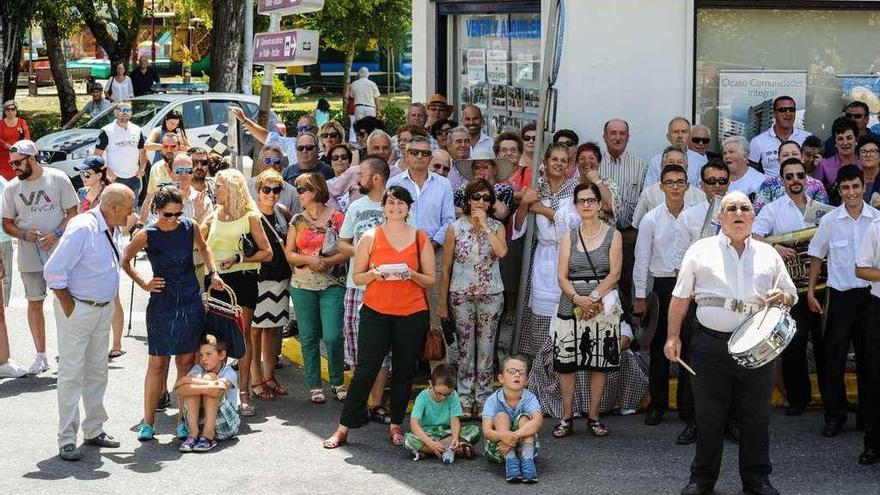 Gañemos alerta de que se está invirtiendo la pirámide poblacional en Vilanova de Arousa. // Iñaki Abella