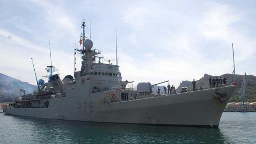 Visita del patrullero P-79 Vencedora al puerto de Málaga