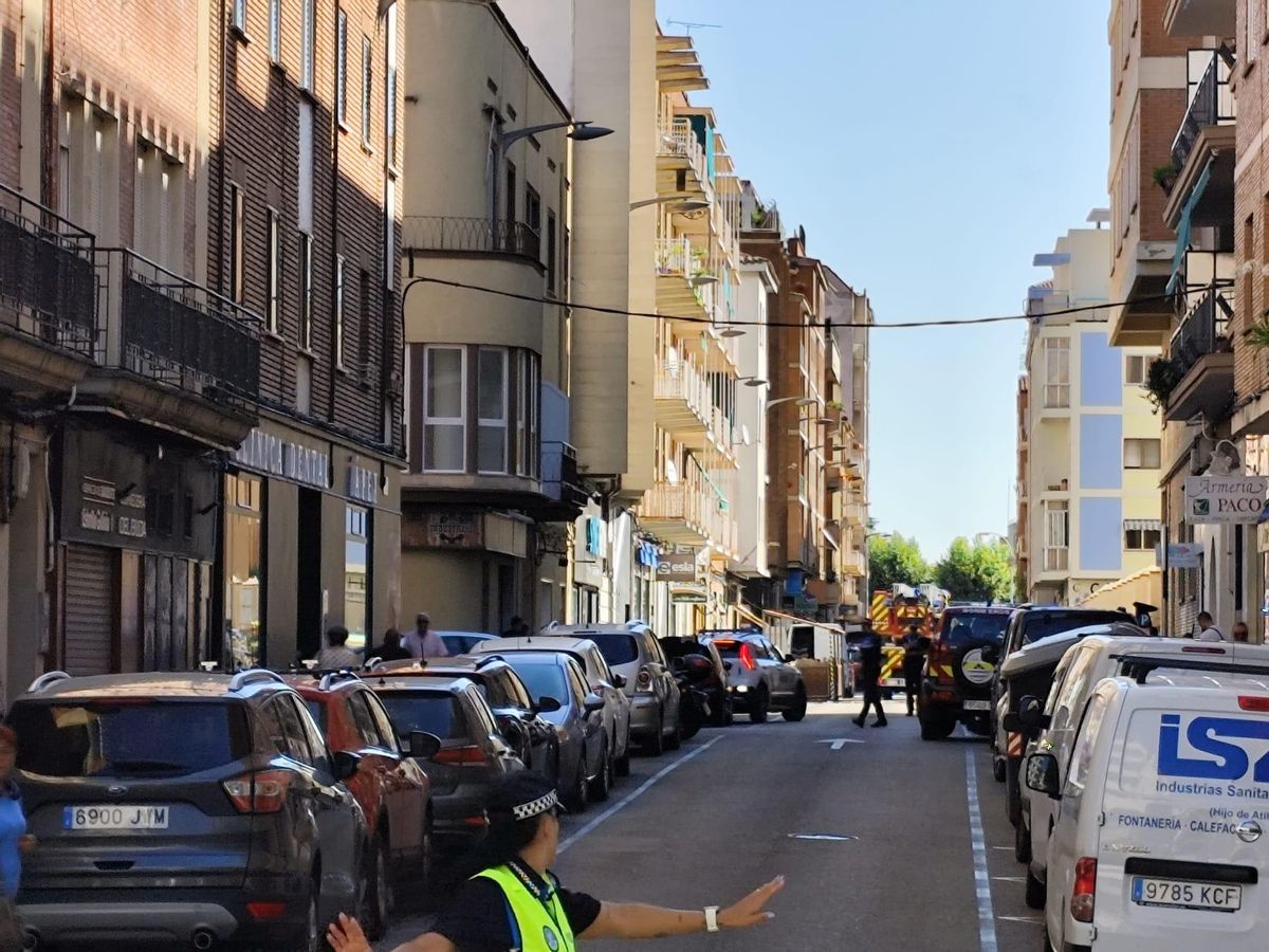 Despliegue en Pablo Morillo, donde se ha producido el desprendimiento.