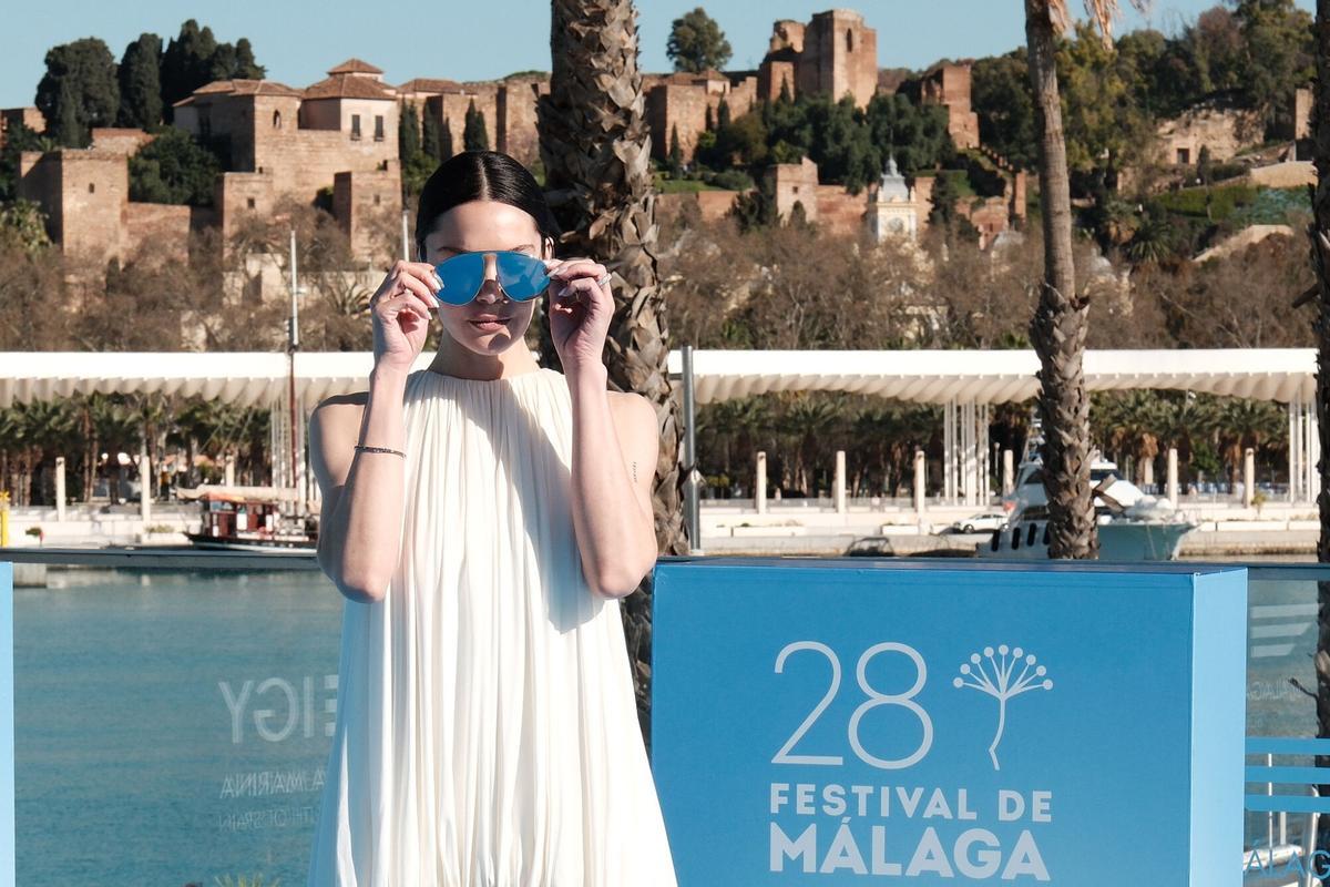La actriz Ana Rujas posa en el photocall de la película 'La buena letra'