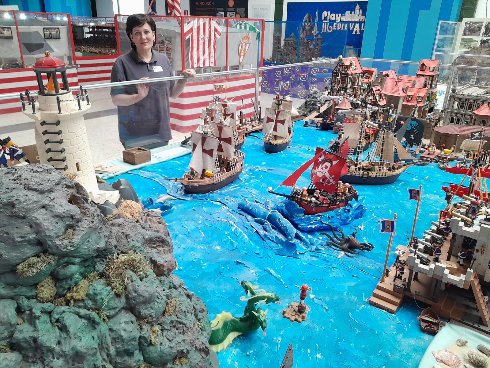 Así es la exposición de Playmobil abierta en El Entrego: un homenaje a la historia de este juguete y también a la de Asturias