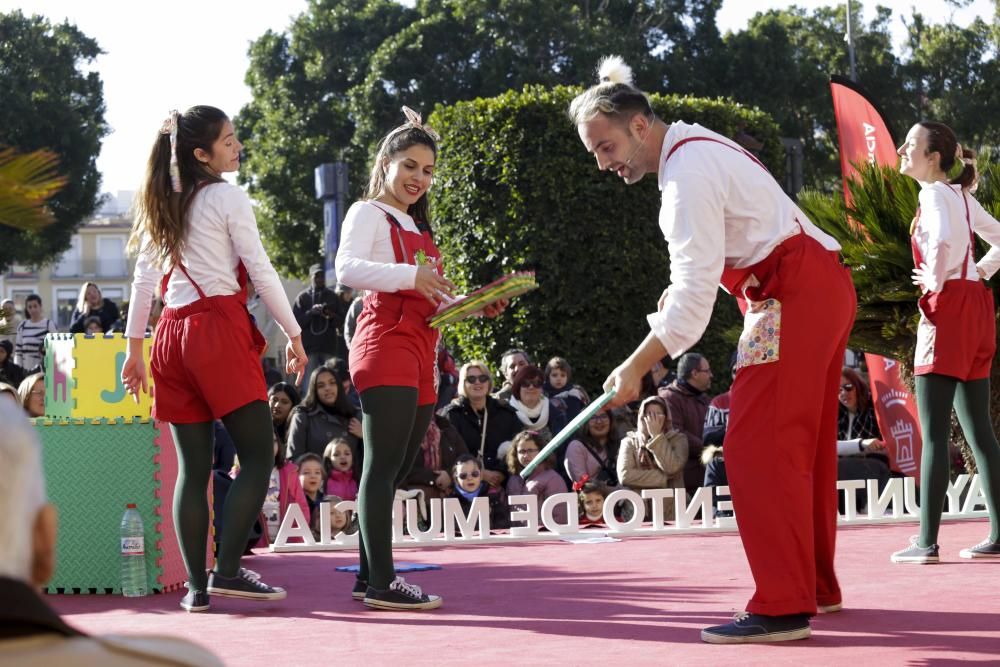 Los Reyes Magos llegan a Murcia repartiendo Roscón