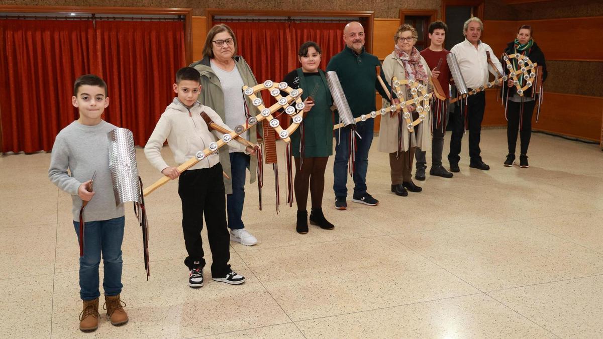 Charrascas, cristos e roncos entran a redobre no dicionario galego