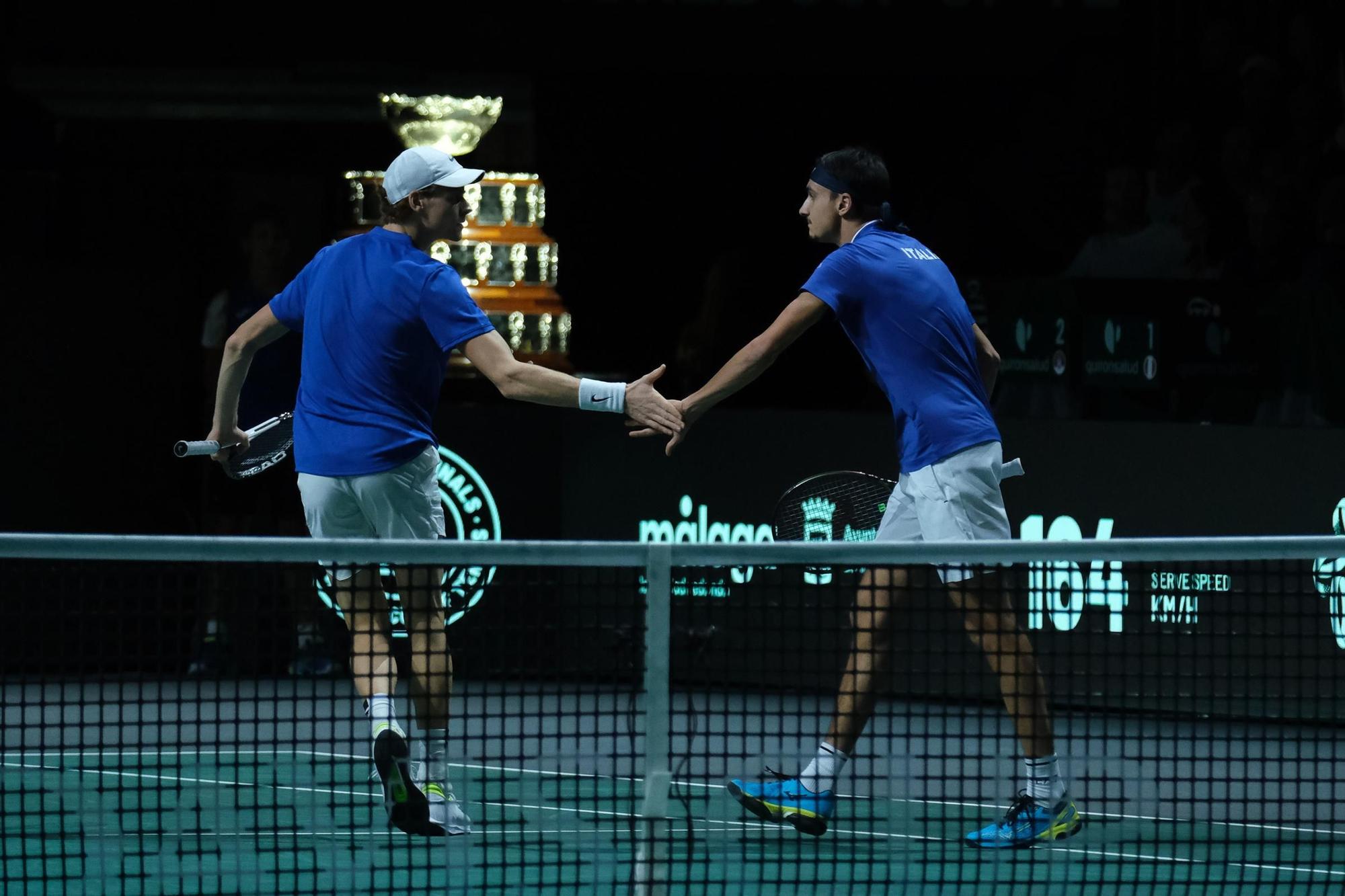 El partido de Sinner y Djokovic de la segunda semifinal de la Copa Davis entre Italia y Serbia en el Carpena