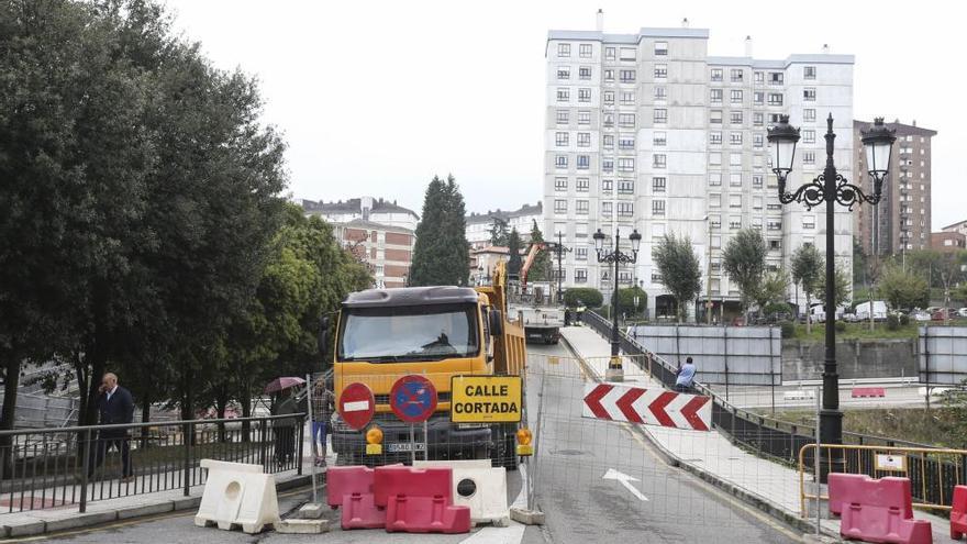 La ampliación de la Senda Verde genera atascos en el barrio de Santo Domingo