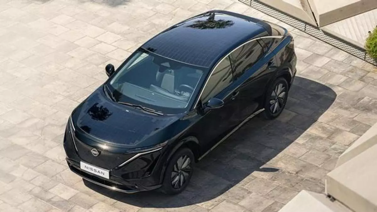 ¿Cuánta energía solar puede aprovechar un coche eléctrico en condiciones normales?