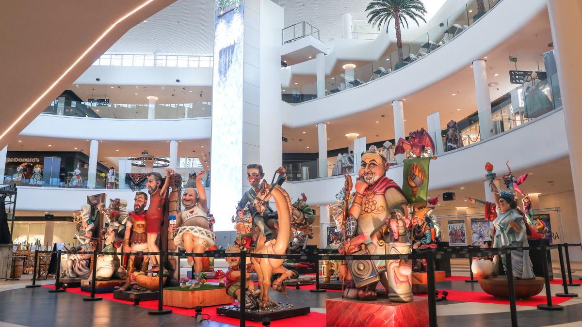 El Centro Comercial Saler demuestra su apoyo a las Fallas