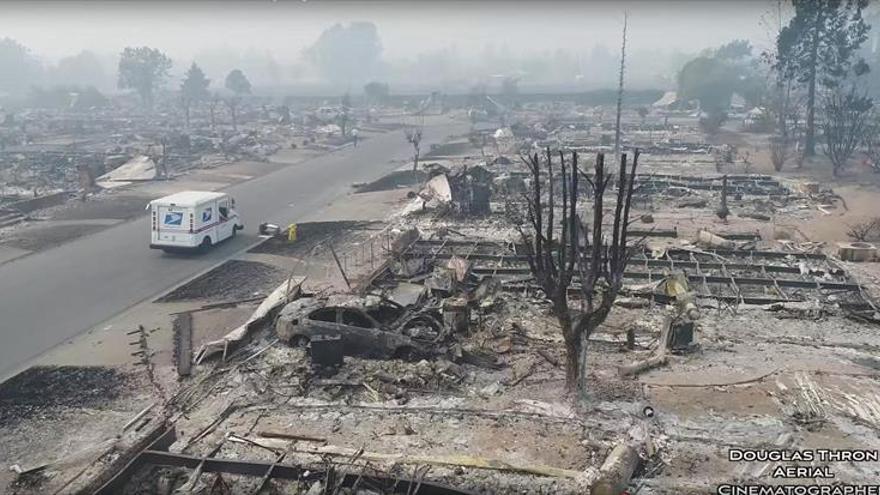 Los incendios avanzan sin control en California