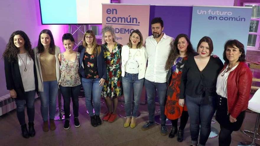 Miembros de la candidatura de En Común, con Gómez-Reino y Díaz en el centro. // Xoán Álvarez