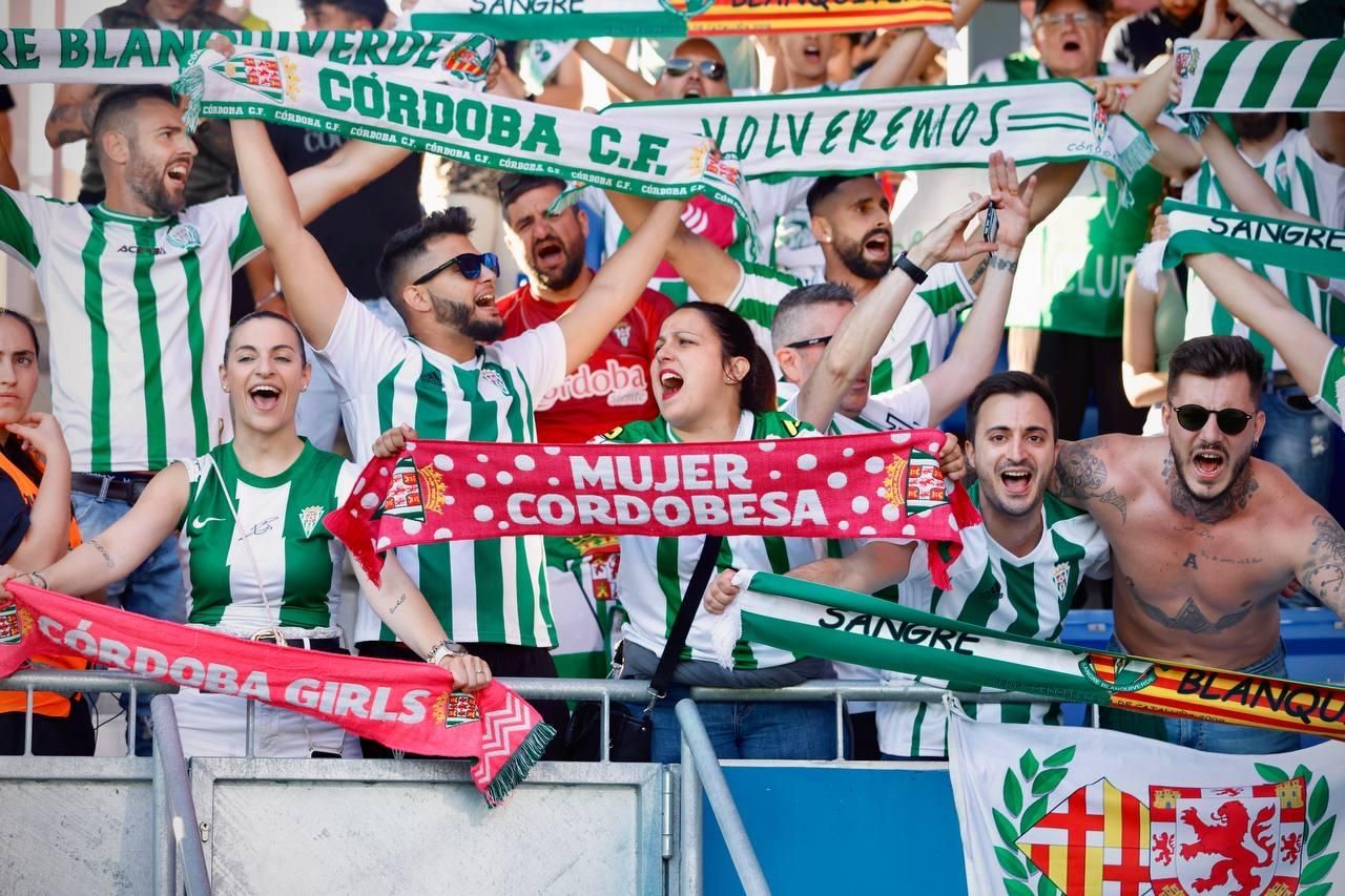 Barcelona B-Córdoba CF | La afición cordobesista, en imágenes