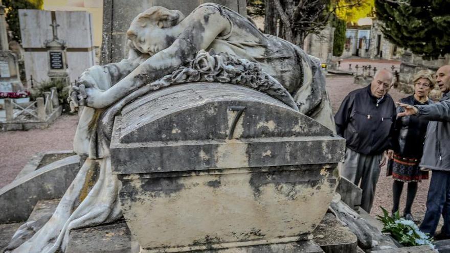 El cementerio alcoyano posee numerosos atractivos